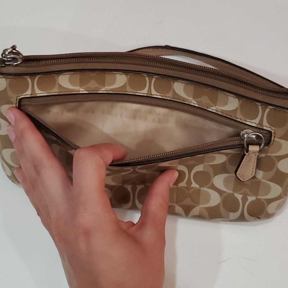 🔥Coach Wallet - Picture 3 of 4